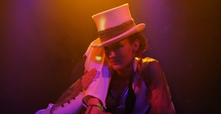 Contorsionniste danseuse