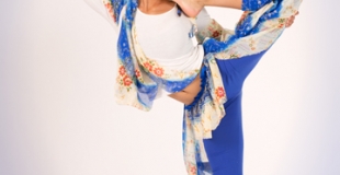 Hénéna Moon, contorsionniste